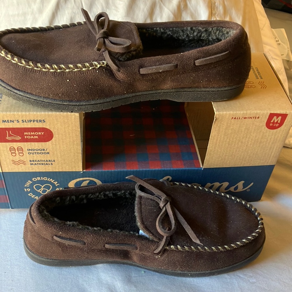 Dearfoams men’s size M9-10 slippers